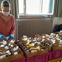 Über 2000 Lunchpakete für Obdachlose